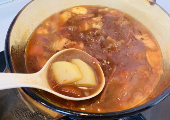 倒入土豆 倒入土豆